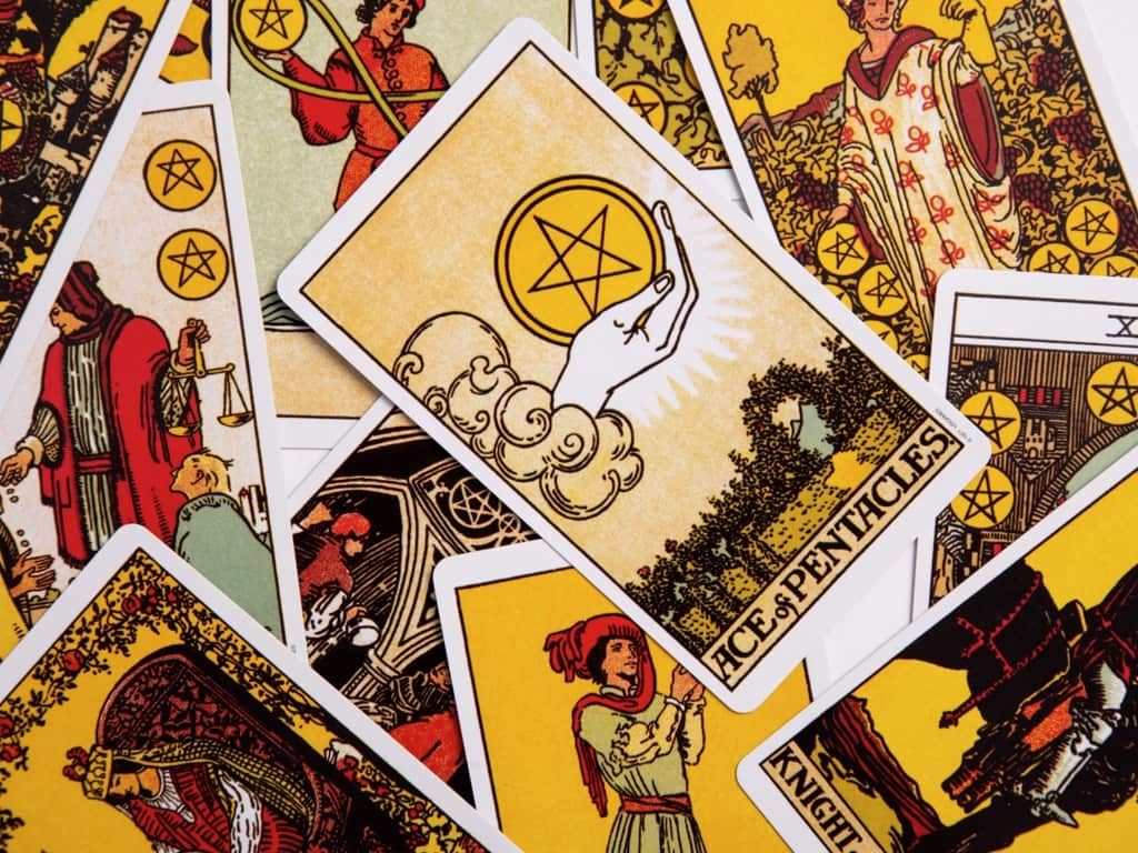 တားရော့ ဗေဒင် ဟောပေးမည်